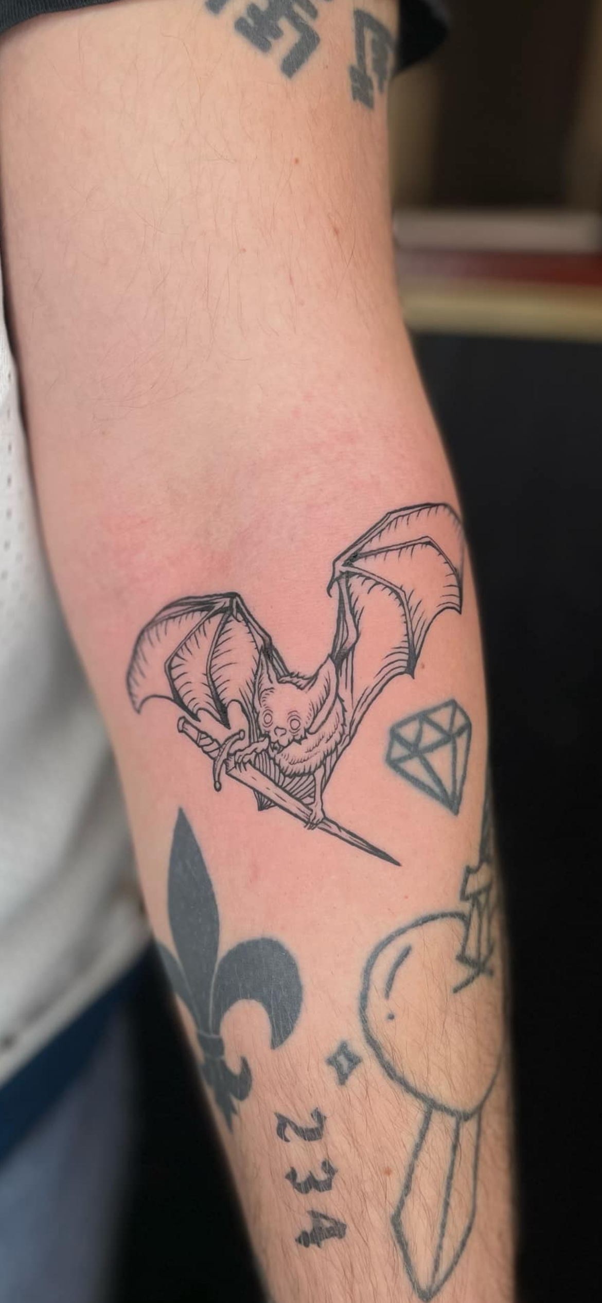 flagermus tatovering lille tattoo lærlinge shop i Aarhus